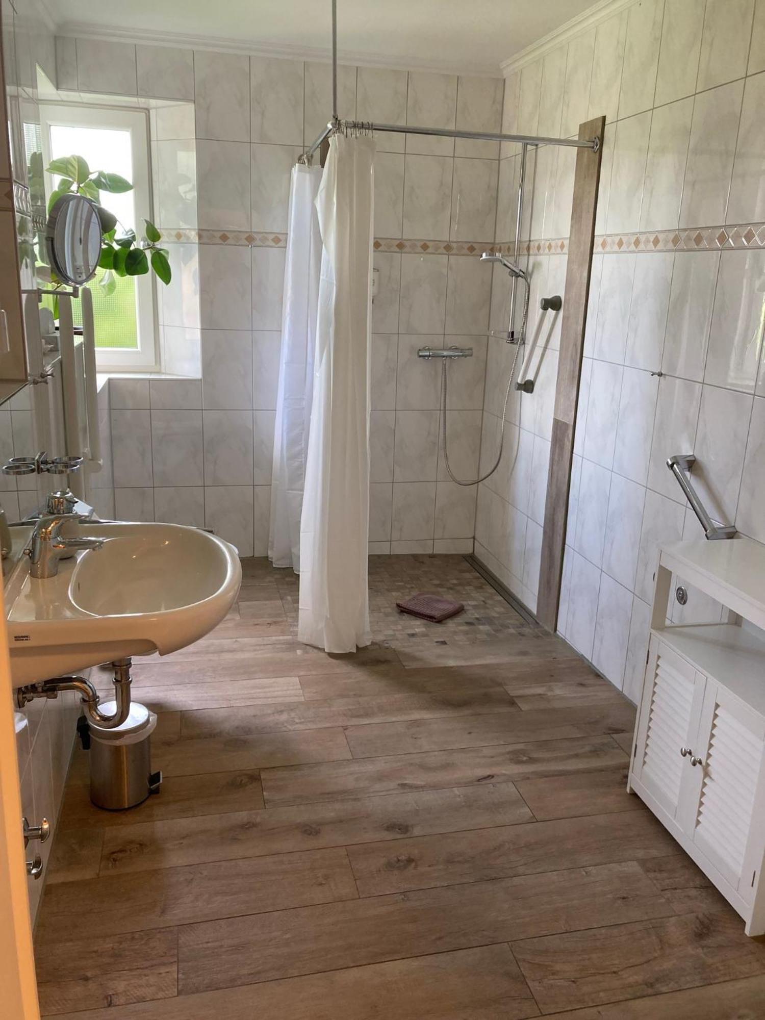 Flair-hotel Neeth Гостевой дом Lehmkuhlen