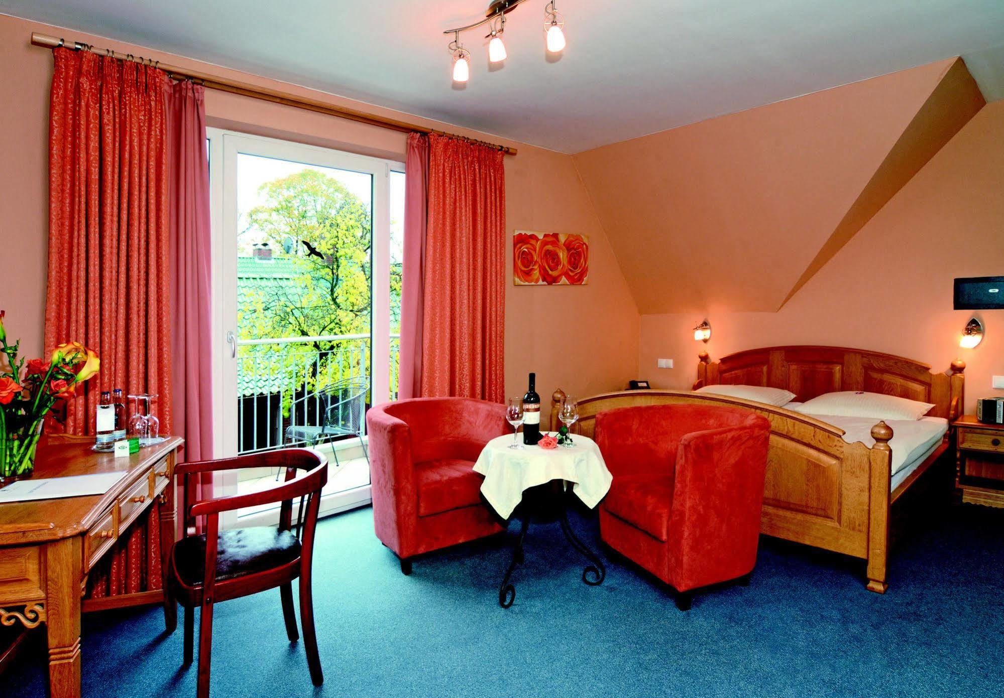 Flair-hotel Neeth 3*