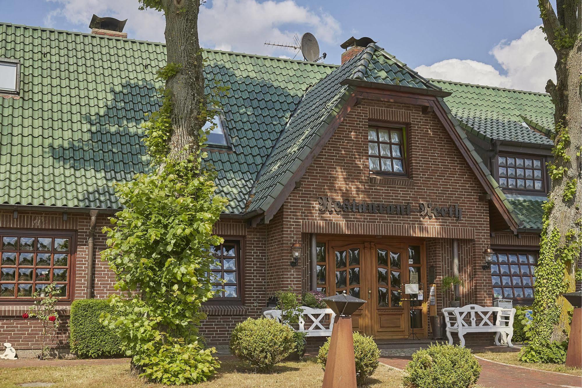 Flair-hotel Neeth Гостевой дом 3*