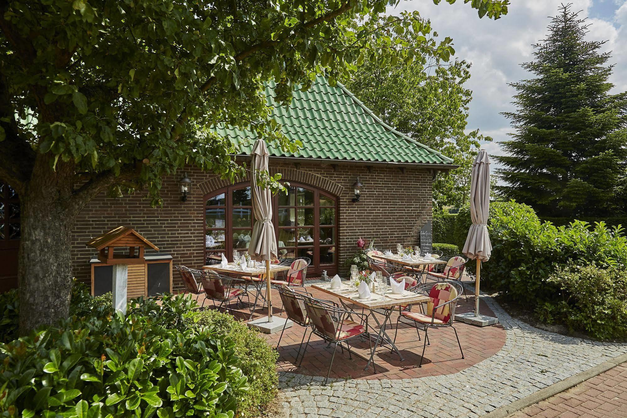 Flair-hotel Neeth 3* Lehmkuhlen